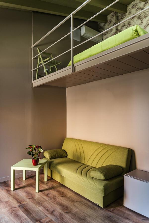 Antico Borgo B&B Con Spa - Adults Only Manerba del Garda Exterior photo