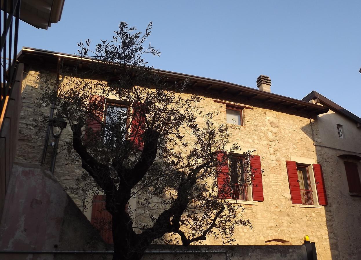 Antico Borgo B&B Con Spa - Adults Only Manerba del Garda Exterior photo